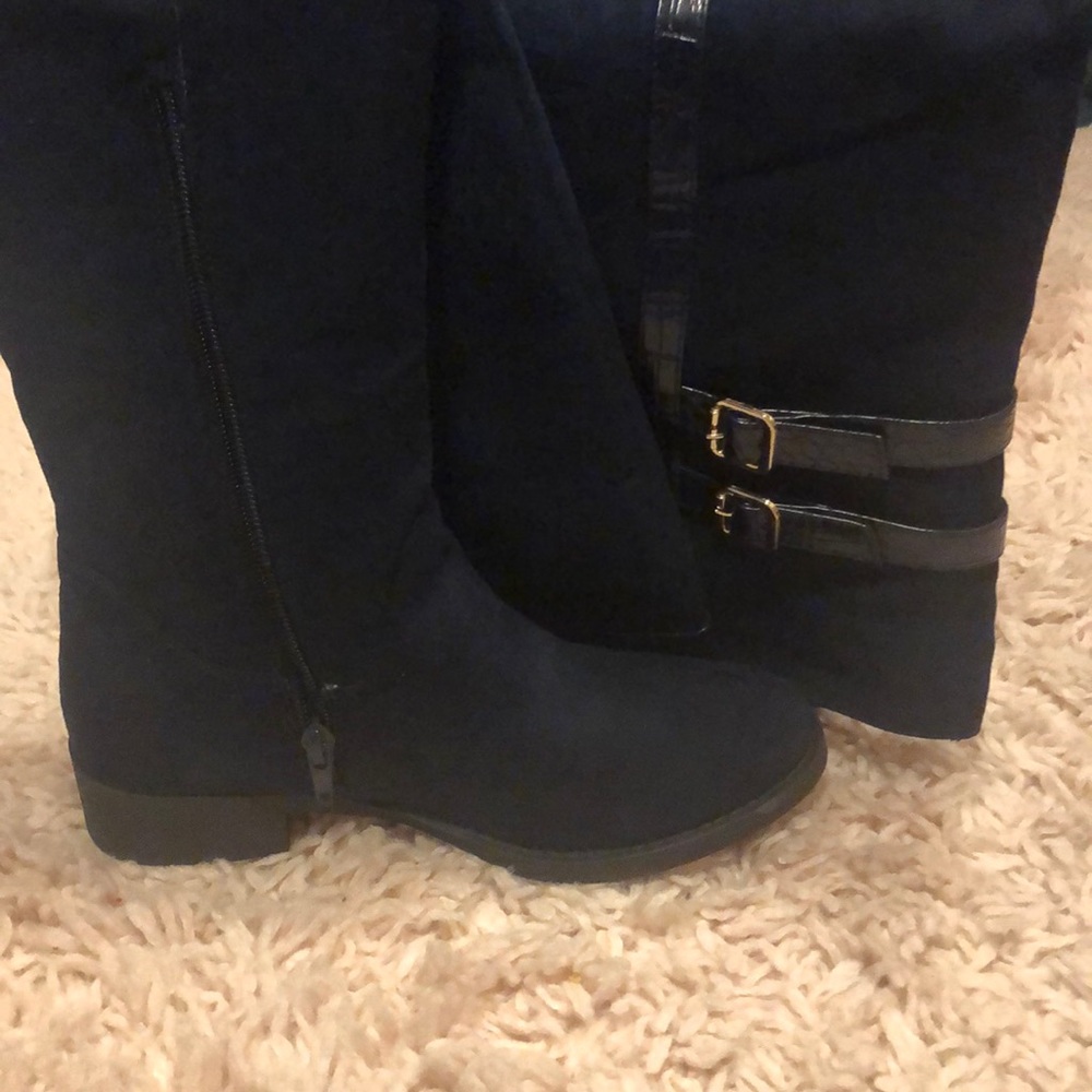 Boots - Picture 3 of 3